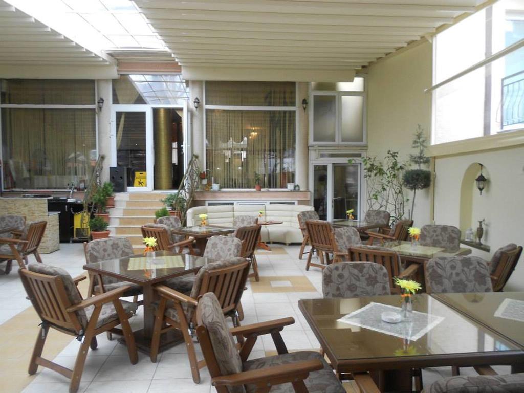 Hôtel Gala-Garden à Bitola Extérieur photo